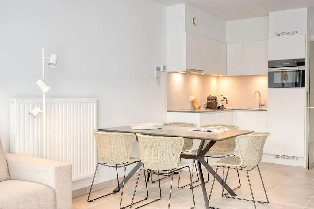 Apartament Family-Friendly Beachside Retreat For 5 In Ostenda
